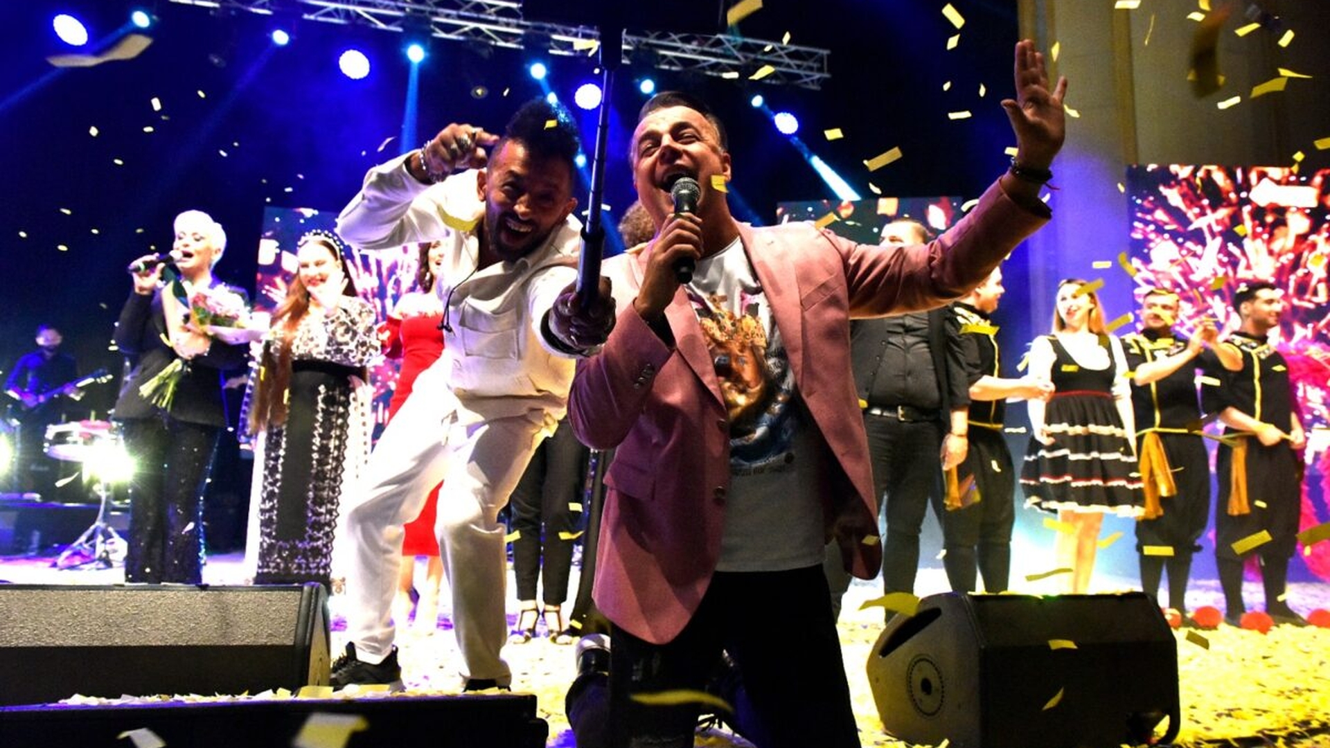 Adrian Enache a făcut un spectacol impresionant la Sala Palatului. Evenimentul a costat 50.000 euro!