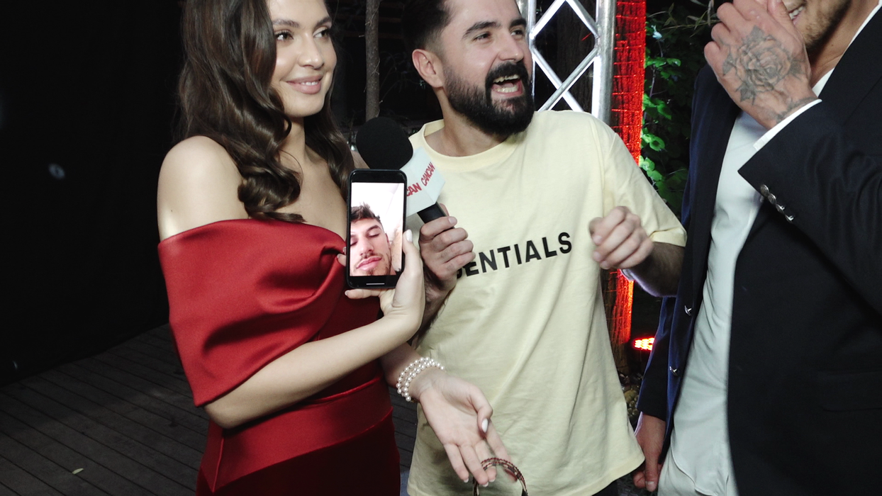 Elena Chiriac și Alex Delea își trimit poze amuzante (Foto: captură video)