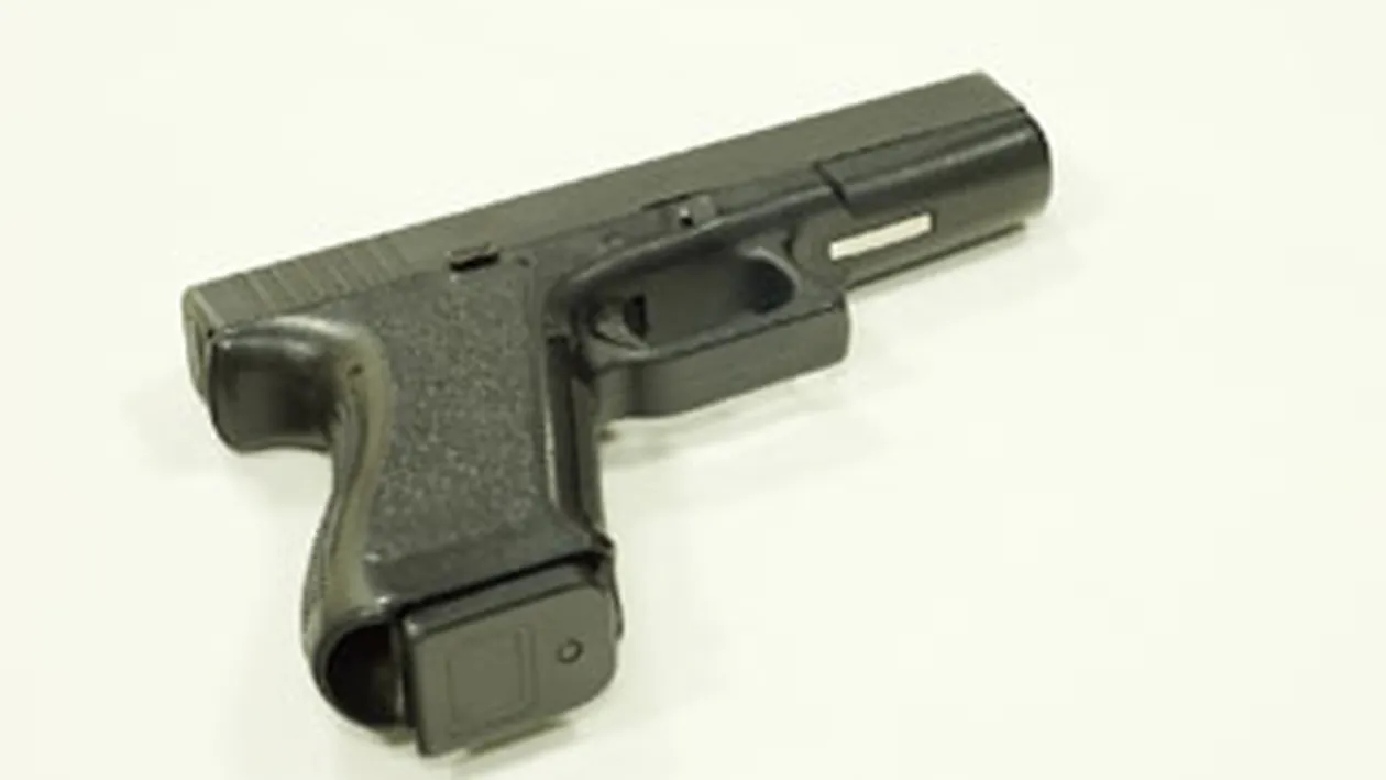 Un copil de un an si patru luni a fost tinut ostatic de un barbat inarmat!