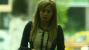 Cearcane adanci, ten imbatranit prematur si umflaturi in jurul buzelor. Daniela Gyorfi e de nerecunoscut fara machiaj