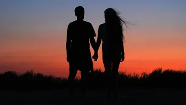 Acesta este cel mai ciudat cuplu din lume. Ea e aschie, el cantareste 222 de kilograme. A fost dragoste la prima vedere