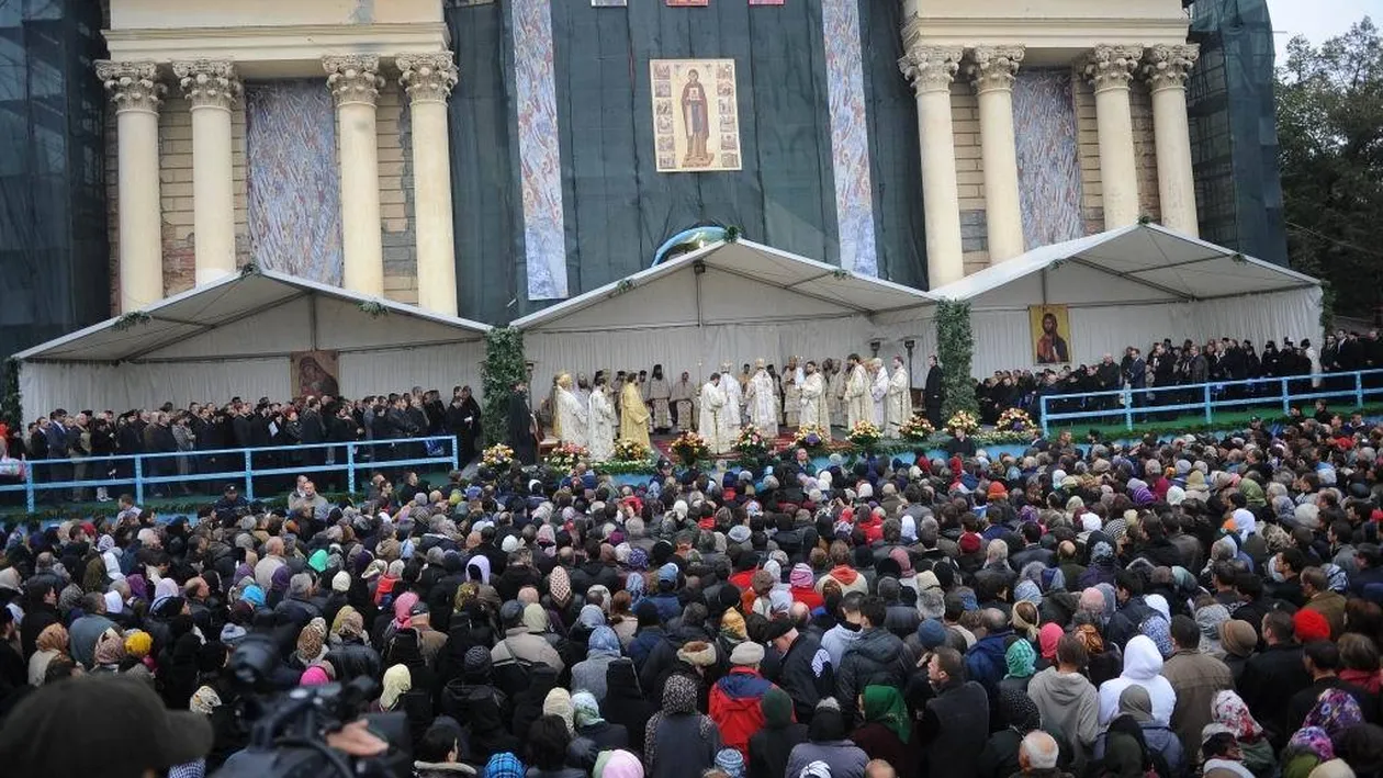 Când începe pelerinajul de la moaştele Sfintei Parascheva, din Iaşi? Ce se întâmplă acum, în oraş