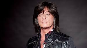 Joe Lynn Turner, fost membru al grupurilor Rainbow şi Deep Purple, în stare gravă la spital. Medicii fac eforturi să-l salveze