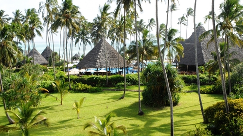 Coșmarul trăit de 2 românce în vacanța din Zanzibar: „Ne-am plimbat 5 ore din spital în spital”