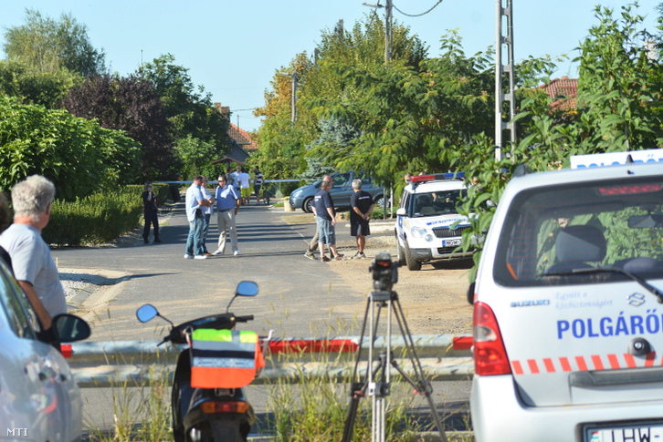 Cei doi copii ai victimelor au alertat poliția, după atentat