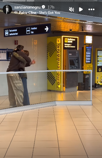 Sânziana Negru l-a întâmpinat pe Ștefan Floroaica într-un mod inedit, după ce s-a întors de la Asia Express. Ce cadou i-a luat iubitei?