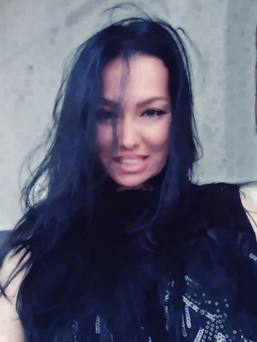 Simona Sensual a făcut plângere la Poliție, din cauza hărțuitorului (Foto: Instagram)