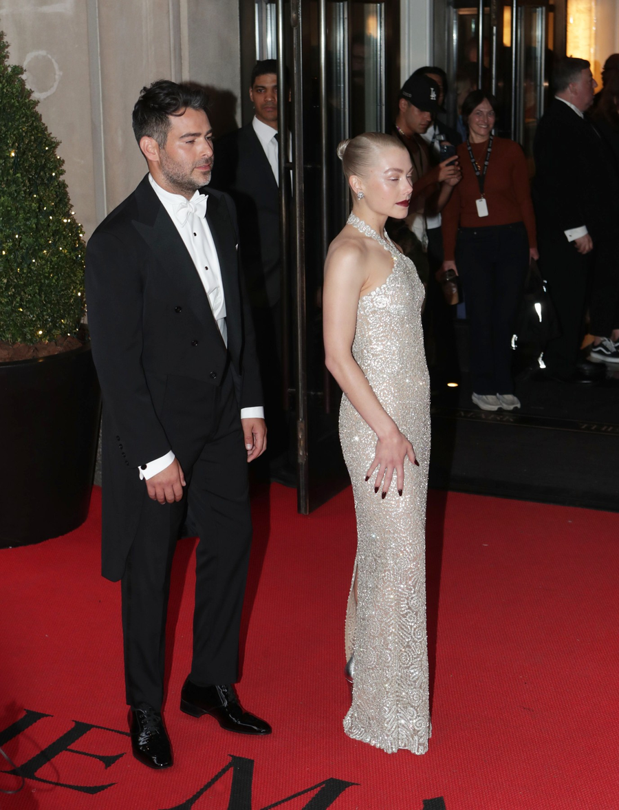 Phoebe Bridgers si Paul Mescal la Met Gala 2022. Sursa foto: Profimedia