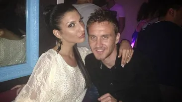Incredibil! Iubitul Andreei Tonciu s-a fotografiat tinand in brate o alta femeie! Oare cum va reactiona bruneta?