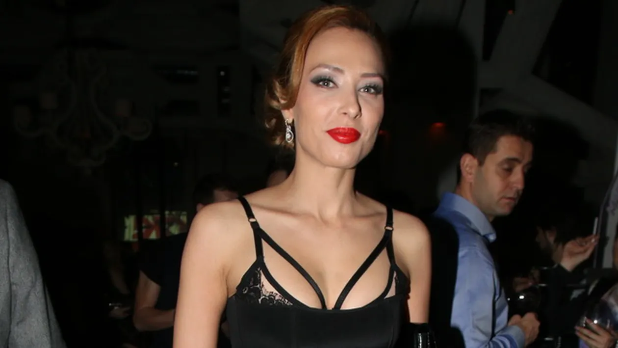 Designerul care a pus Romania pe podiumul modei internationale! Actritele de la Hollywood s-ar bate ca sa-i poarte rochiile