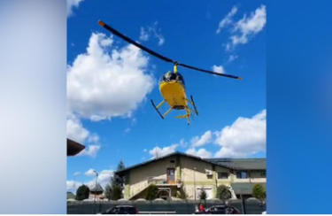 Un elicopter a aterizat într-o benzinărie din Curtea de Argeș /Foto: TikTok 