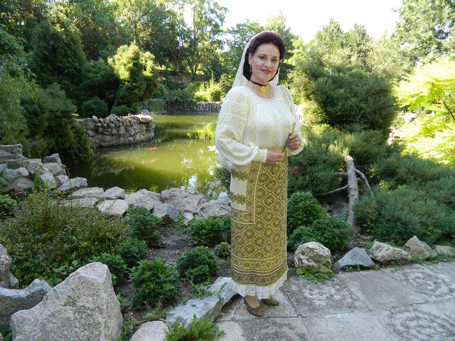 Elisabeta Turcu: "Le spun tinerilor să urce treaptă cu treaptă, ușor. Să iubească ceea ce fac" (Foto: Facebook)
