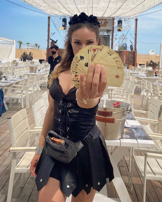 Magicianul Cristina Stecopîtov a impresionat atât prin fizicul său, cât și prin numărul de magie