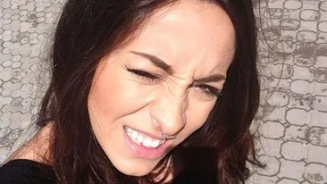 Ruby i-a gasit o intrebuintare carligului din nas! Da click sa vezi imaginile socante cu un peste si piercing-ul vedetei