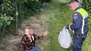 Povestea tristă a bătrânei găsită nemâncată, pe stradă: "Ce ai mâncat azi, mamaie?"