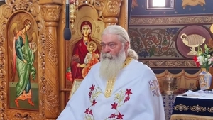 Ce i-a făcut preotul Calistrat unei enoriaşe care a venit să dea un pomelnic, fără bani. Reacţia halucinantă a devenit virală
