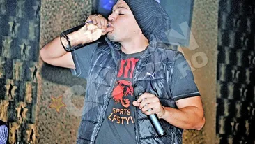 Hip-hop-erul a facut un megashow la Resita. Puya a postit o sticla de tarie cu fanii