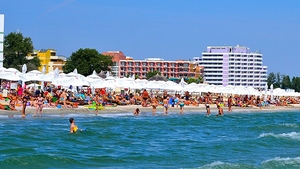 Weekend distrus pe litoral! Ce au gasit turistii care au ajuns pe plajele din Mamaia