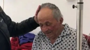 Vești bune despre bătrânul bătut cu sălbăticie de doi tineri, în Brașov! Bărbatului i se va construi o casă