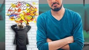 Prea multe opțiuni îți obosesc creierul. Psihologii explică de ce mai puține variante ne fac mai fericiți
