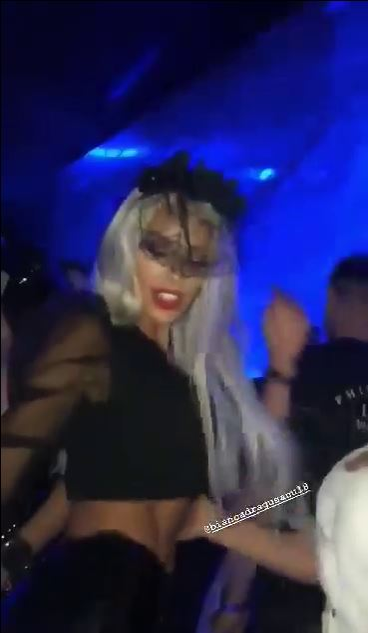 Bianca Drăgușanu, dans erotic în Loft, spre admirația generală