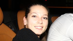 A rasarit soarele si pe strada ei! El este noul iubit al Iulianei Luciu! Radiaza de fericire in preajma misteriosului barbat