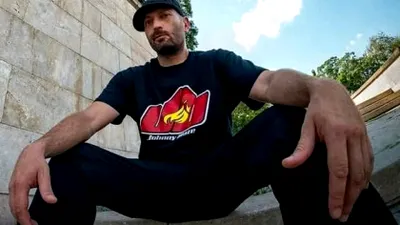 Cheloo, reținut de poliţie de pe stradă. Artistul reușise să fugă de sub escortă în timp ce era transportat de la spitalul de psihiatrie din Prahova