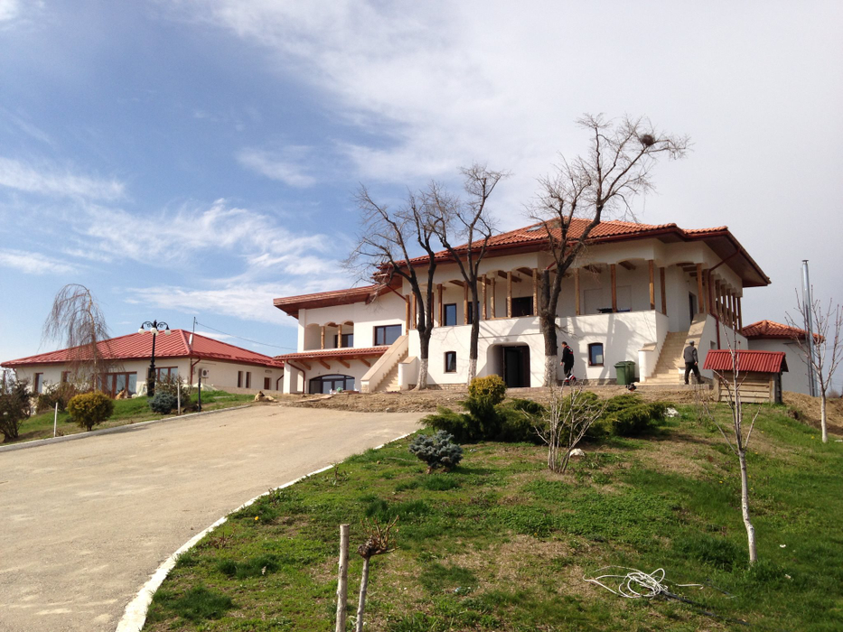 Pensiunea lui Isărescu de la Drăgăşani