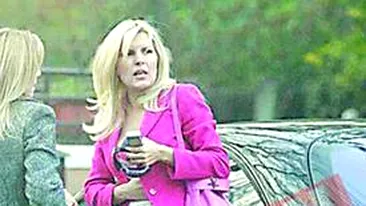 Elena Udrea, prietena pe net cu un manelist