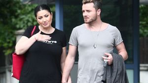 Au intrat panicaţi la medic, apoi… Super-imagini exclusive cu Gabriela Cristea & Tavi Clonda cu bebeluşul la control! Prezentatoarea TV dă semne că are mici probleme cu sarcina