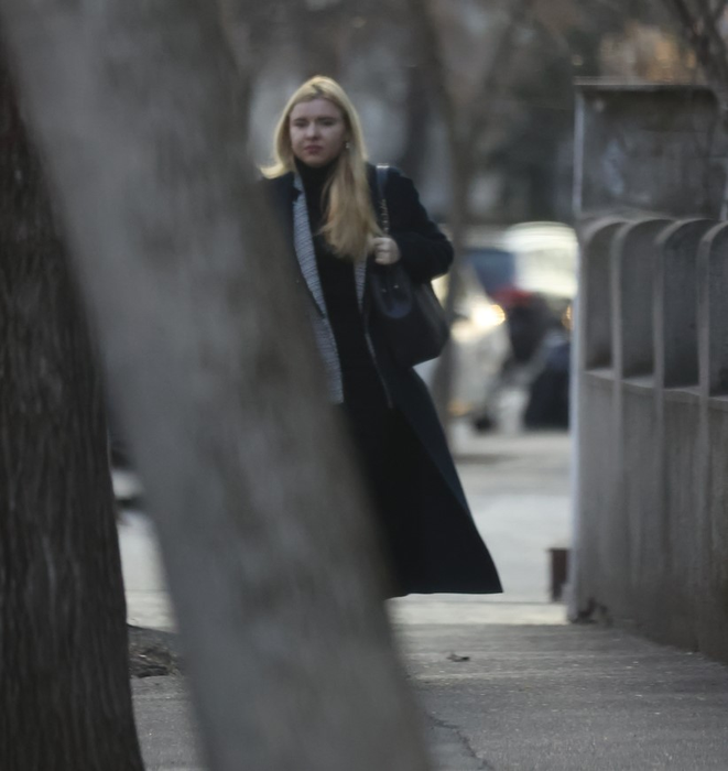 Karina este o tânără care nu epatează (SURSA FOTO: CANCAN.RO)