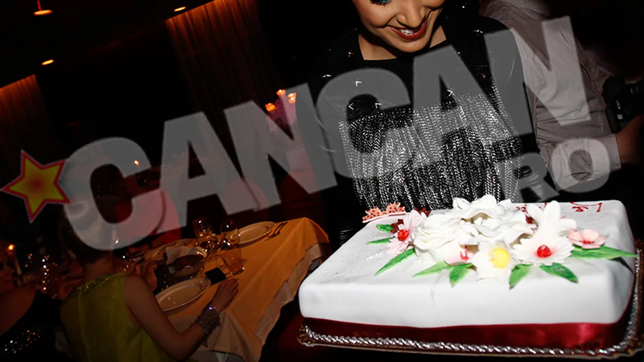 Adelina a petrecut de ziua ei pe muzică lăutărească cu fostul! Uite cum s-a distrat pestriţa