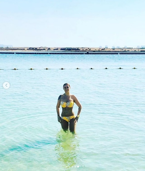 Anamaria Prodan a făcut senzație într-un costum de baie sexy, care i-a evidențiat posteriorul tunat. Vedeta e împreună cu soțul ei, Laurențiu Reghecampf