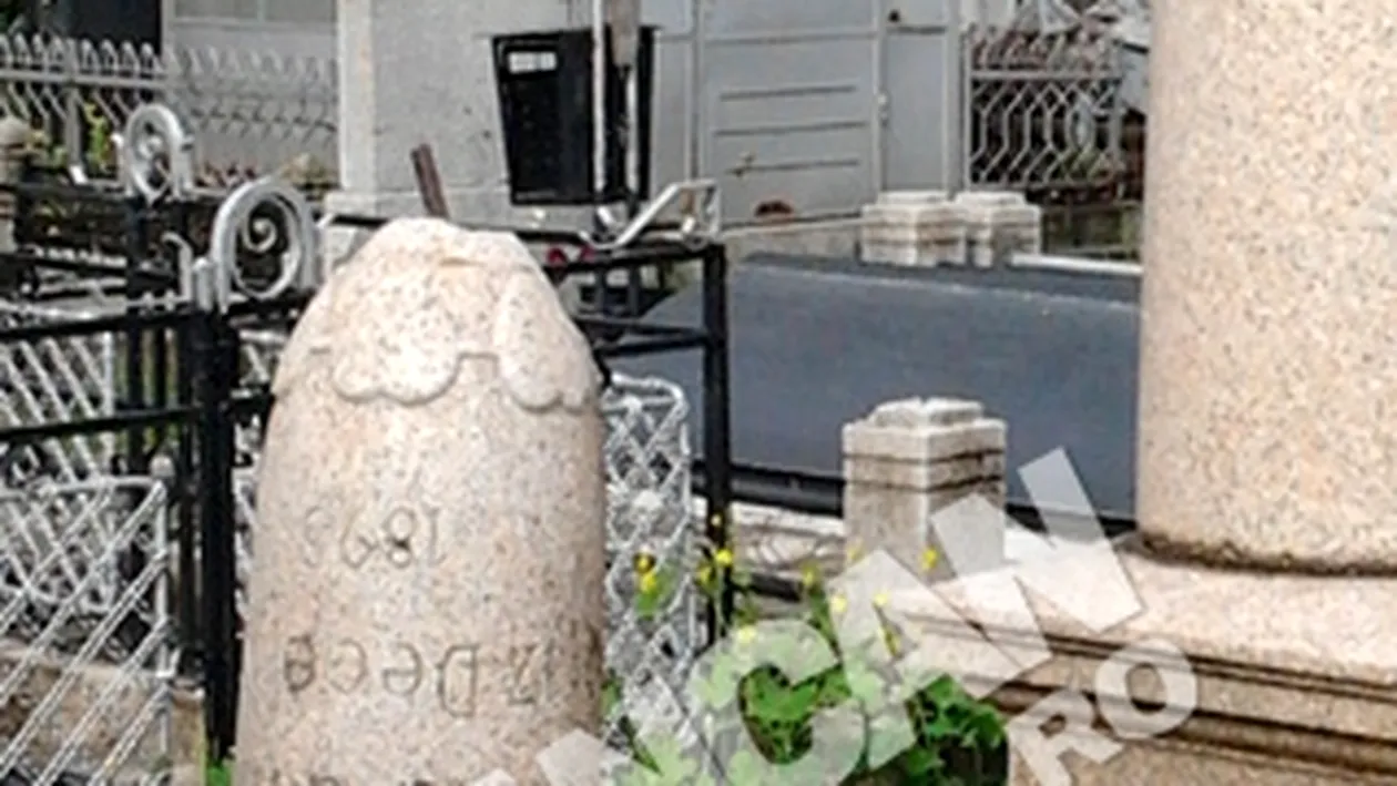 Monument funerar in forma de falus, in cimitirul din Ploiesti! L-au ridicat la capataiul unei prostituate!