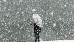 ALERTĂ METEO. Frig, polei, ploi, lapoviţă şi ninsori în următoarele două săptămâni