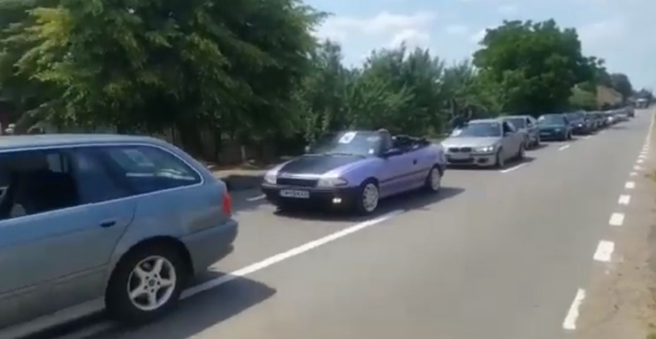 Șoferița care a plonjat cu BMW-ul în lacul Ghioroc, condusă pe utlimul drum cu drifturi și mașini tunate