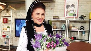 Irina Loghin dezvăluie secretul frumuseţii! Se ia singură la palme ca să scape de...