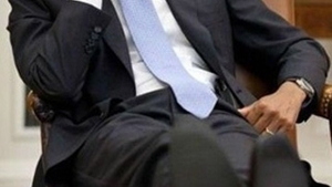 Like a boss! Imaginile care spun totul despre modul in care Obama conduce America - Vezi o galerie foto cu el intr-o pozitie in care niciun presedinte al lumii nu a fost surprins