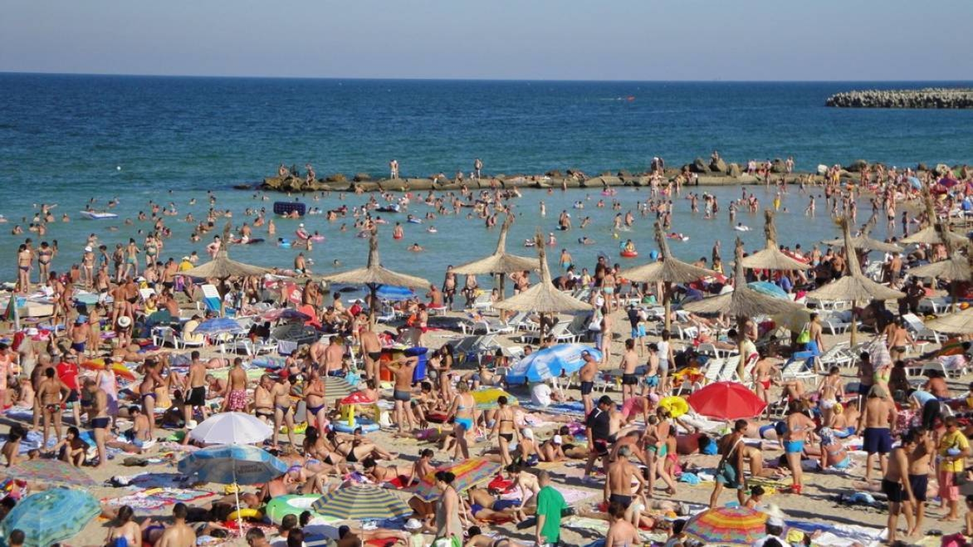 Panică pentru turiştii de pe litoral. O boală gravă provoacă haos. “Nu răspunde la antibiotice!”