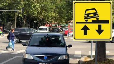 Și șoferii experimentați au uitat! Ce înseamnă, de fapt, acest indicator galben, cu o mașină negră și 2 săgeți