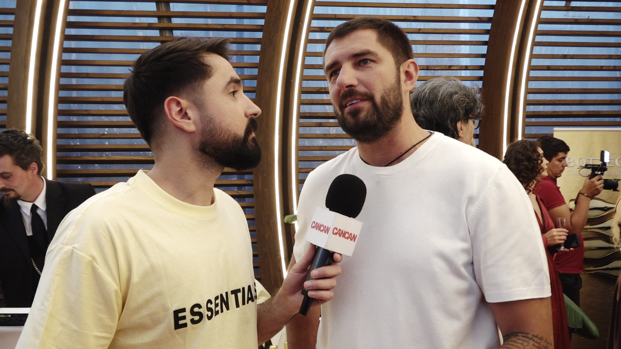 Cătălin Cazacu: "Sunt bine, rău n-am fost niciodată, mă bucur de ce mi se întâmplă, nu știu despre ce contacte vorbești. Nici în vremurile în care se spunea că am contacte n-am avut, dar știi cum e, lumea vorbește, noi te credem, nici tu să nu mai faci, așa era vorba!" (Foto: captură video)