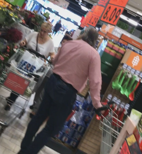 Dănuț Lupu a ”tăbărât” pe soție într-un hypermarket!