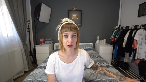 Bianca Adam, cea mai urmărită vloggeriță din România, bătută în parcare: ”Iese cu un fier din ăla de 2-3 metri, mi-l înfige în picior...”