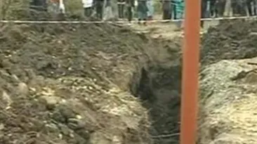 Un barbat a fost ingropat de un mal de pamant! Este in stare grava la spital!