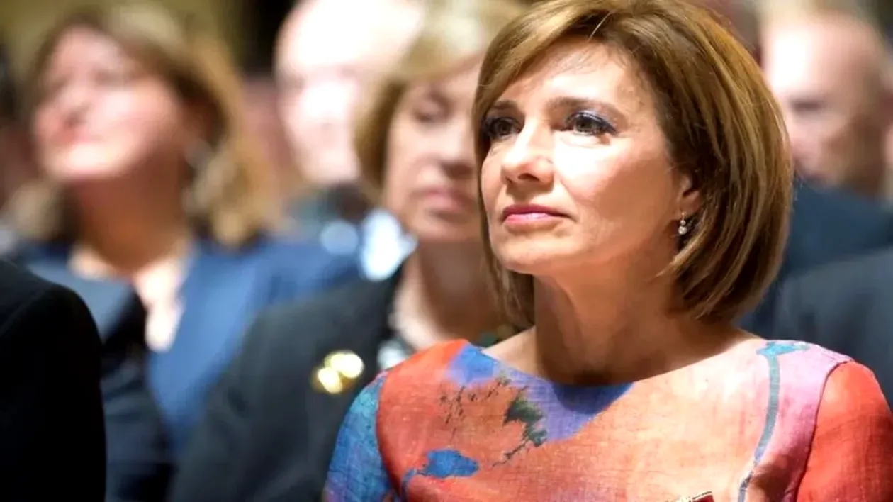 Carmen Iohannis a încălcat, din nou, protocolul! Prima Doamnă a României a ales ținuta greșită pentru vizita oficială din Kenya