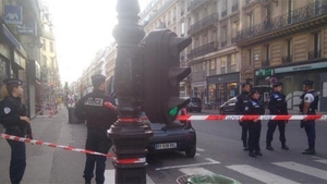 Explozie în Paris! Turnul Eiffel a fost evacuat