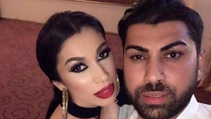Raluca Pastramă s-a pozat la plajă alături de fratele ei. Cât de sexy e soţia lui Pepe în costum de baie!