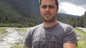 El este tânărul care a intrat cu 160 km/h într-un TIR! Se căsătorise în urmă cu două săptămâni