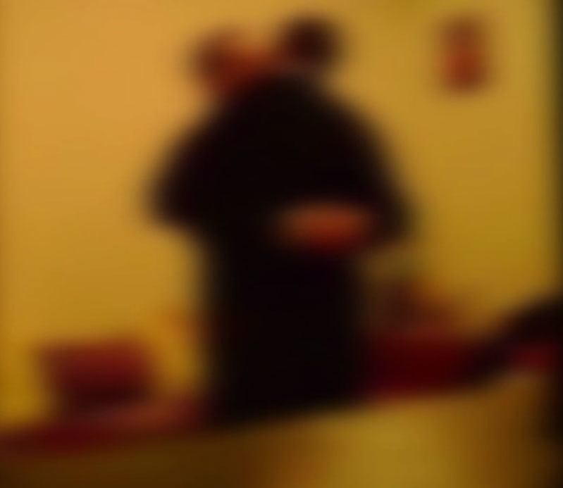 Episcopul Huşilor se sărută cu fostul elev de seminar