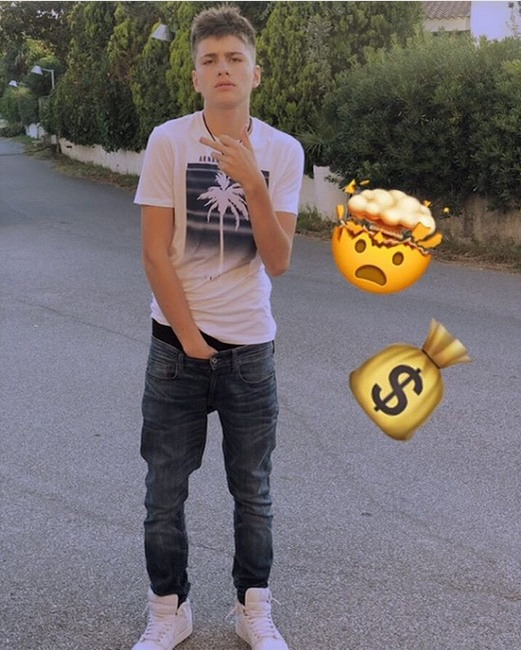 Gestul scandalos făcut de Mario, fiul lui Adrian Mutu și al Alexandrei Dinu. Și-a băgat mâna în pantaloni, apoi a fost fotografiat așa